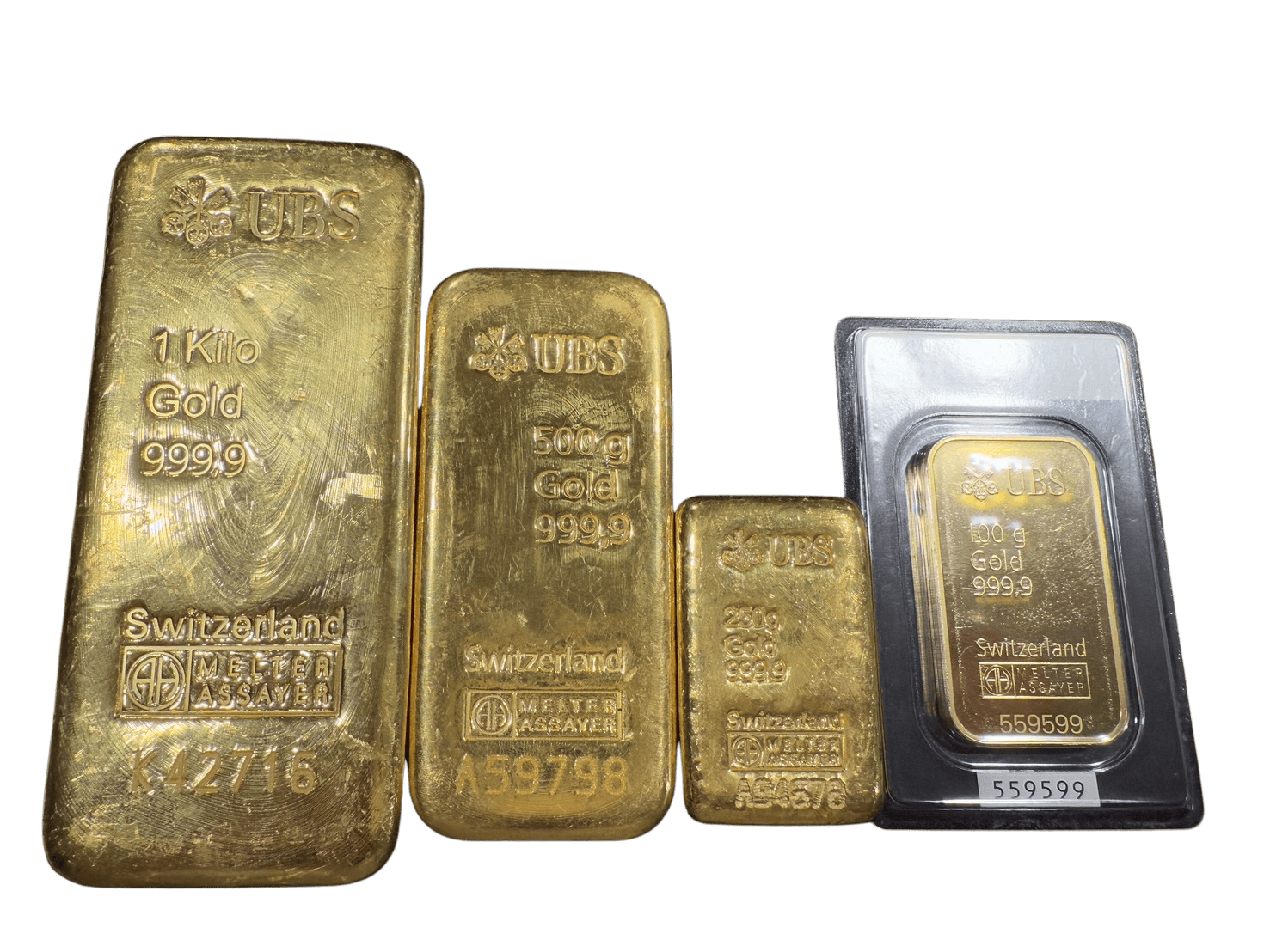 UBS 瑞士黃金條塊展示，重量包含 1 公斤、500 克、250 克與 100 克，純度 999.9